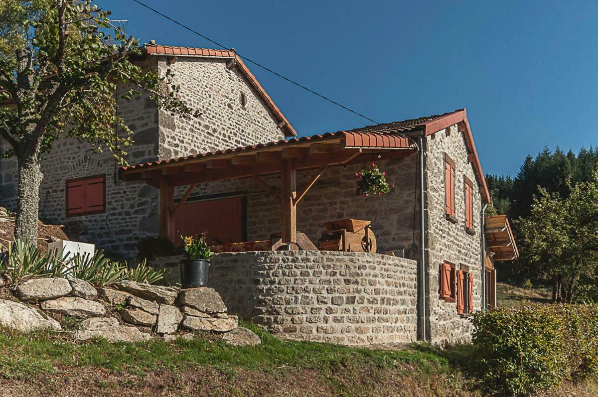 Gite " Oree Des Bois" Vertolaye Exterior foto